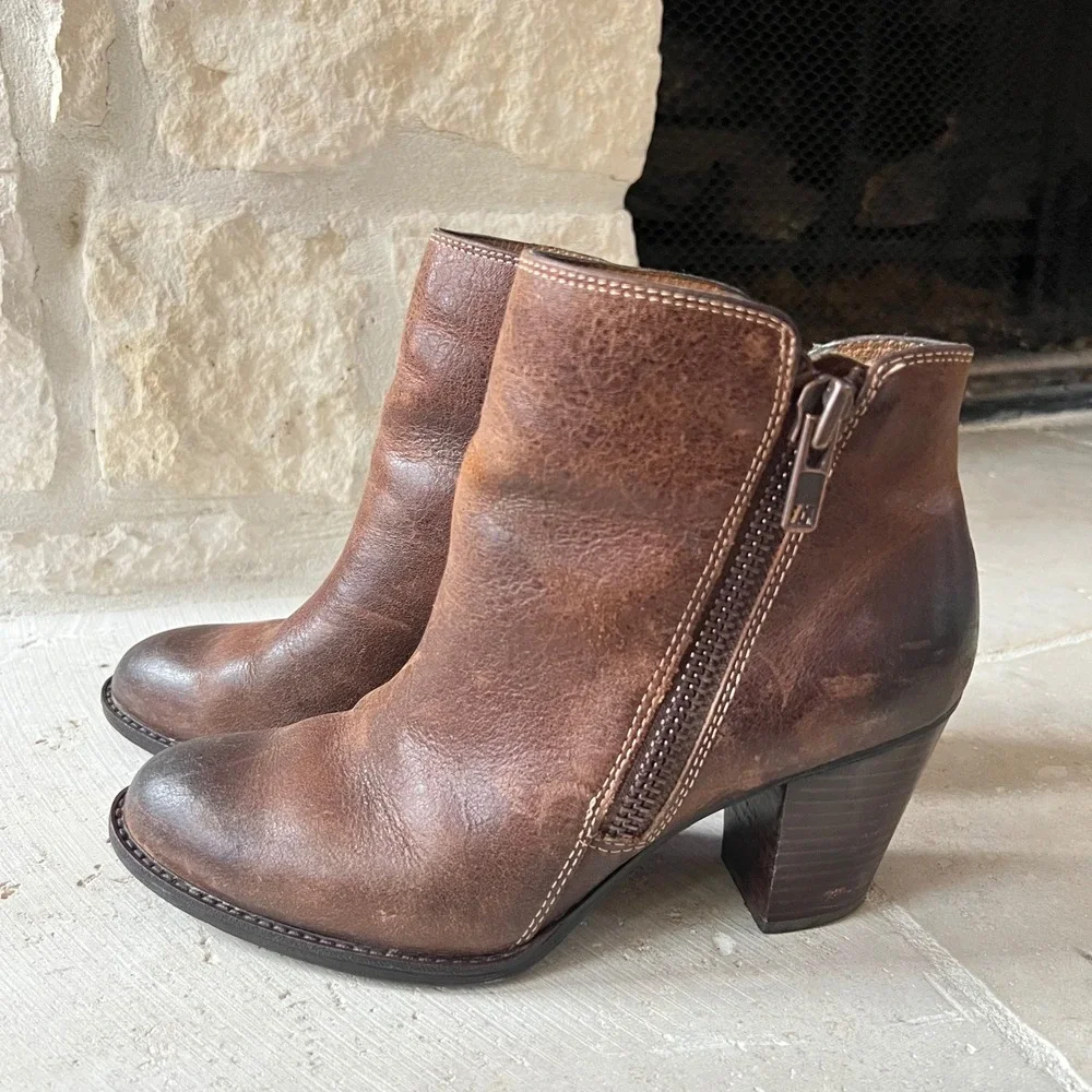 Sofft Wera Brown Leather Distressed Ankle Booties Boots Size 7.5